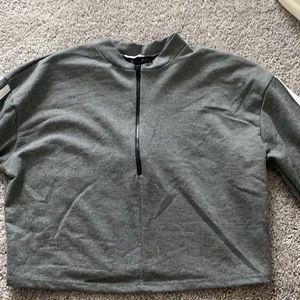 Mid Sleeve Zip Up Crop Top